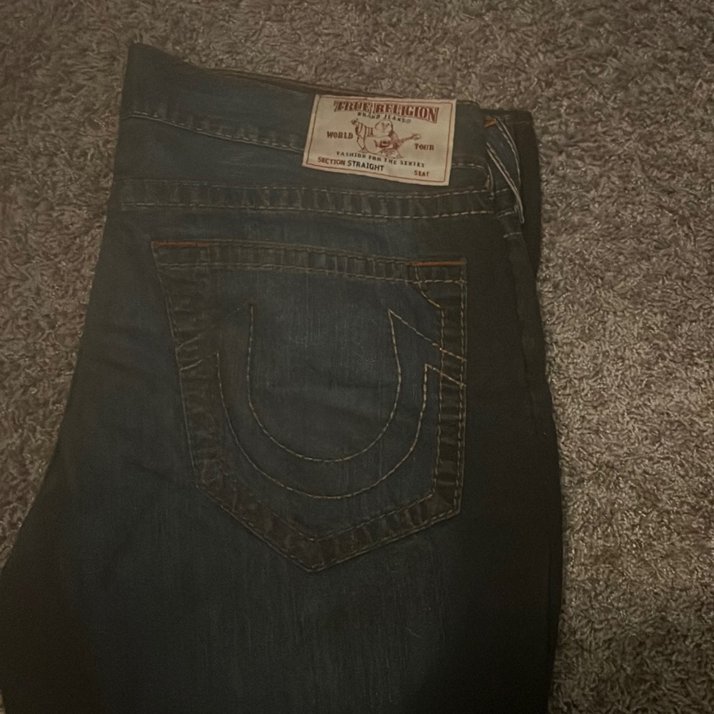 Dark blue denim true religion jeans only wore 1 time
